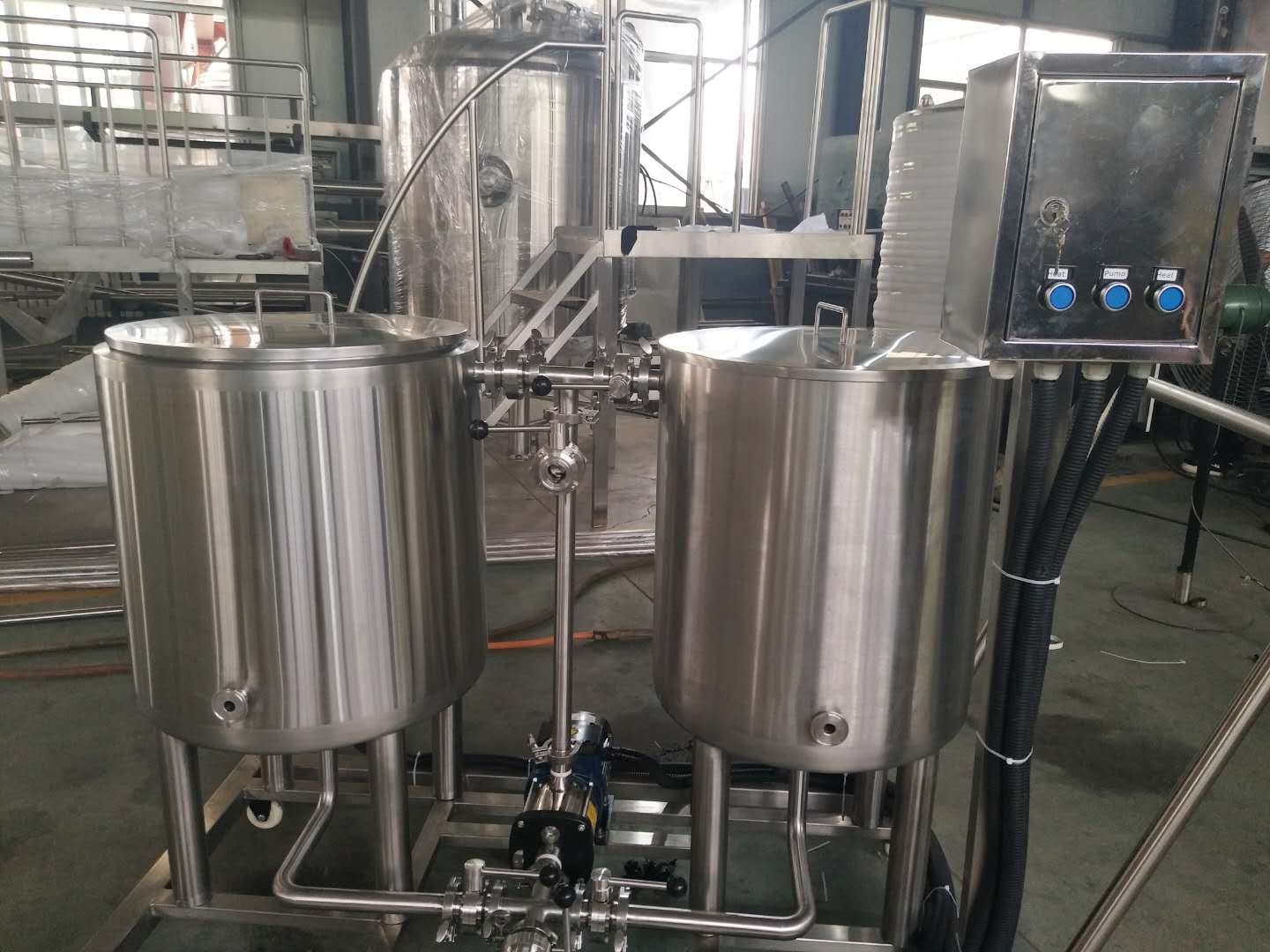 Chinese manufacturer professional microbrewery beer brewing equipment of stainless steel to Poland 2020 W1